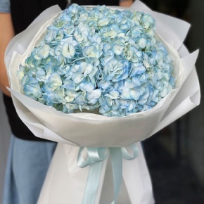 Букет из 5 голубых гортензий в Краснозаводске