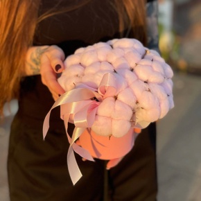 Композиция в шляпной коробке мини из хлопка в Краснозаводске