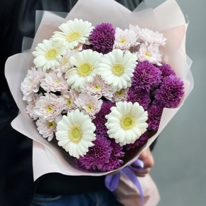 Букет "Сюрприз" из хризантем и гербер в Краснозаводске