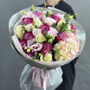 Букет из роз, гортензии и эустом в Краснозаводске