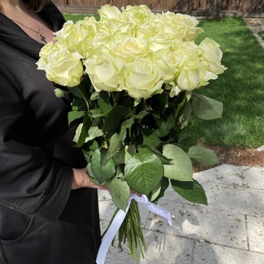 Букет из 21 белой розы (70 см) в Краснозаводске