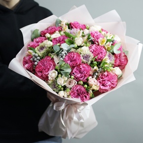 Букет "Люкс" из роз Эквадор Кантри Блюз, брунии, брассики и альстромерий в Краснозаводске