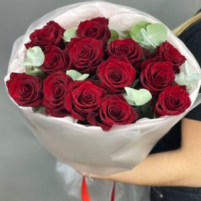 Букет из 13 роз Эквадор Эксплорер (60 см) в Краснозаводске