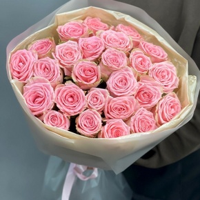 Букет из нежных 25 роз Софи Лорен (60 см) в Краснозаводске