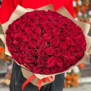 Букет 101 красная роза Кения (50 см) в Краснозаводске