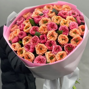 Букет "Лав ю" из 51 пионовидной розы Риджентс парк (60 см) в Краснозаводске