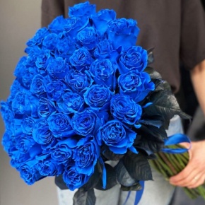 Букет из 51 синей розы Эквадор под ленту (70 см) в Краснозаводске