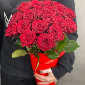 21 красная роза в конусе (50 см) в Краснозаводске
