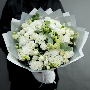 Букет "Маскарпоне" из роз, диантусов, эустом и гиперикума в Краснозаводске