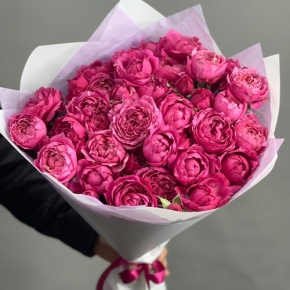 Букет из 11 кустовых пионовидных роз Джульетта в Краснозаводске