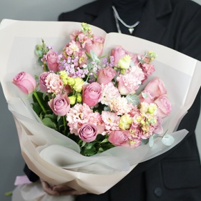 Букет "Крем сода" из роз, эустом и хамелациума в Краснозаводске
