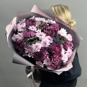 Букет "Виолетта" из хризантем Бигоуди, лимониума, брассики и кустовых хризантем в Краснозаводске