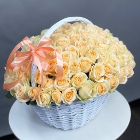 Композиция в корзине из 101 розы Аваланж (50 см) в Краснозаводске