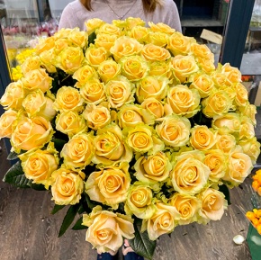 75 роз Аваланж (70 см) в Краснозаводске