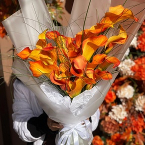 Монобукет из 21 оранжевой каллы в Краснозаводске