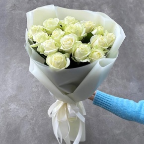 Букет "Умка" из 15 белых роз (50 см) в Краснозаводске
