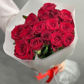 Букетик из 15 красных роз (60 см) в Краснозаводске