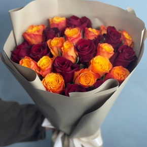 Букет из 25 Кенийских роз микс (40 см) в Краснозаводске