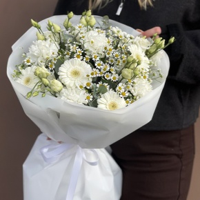 Букет "Вера и надежда" из ромашек, гербер, эвкалипта, диантусов и эустом в Краснозаводске