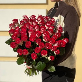 Букет из 51 рубиновой розы (50 см) в Краснозаводске