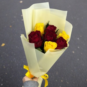 Букет из 7 Кенийских роз (40 см) в Краснозаводске