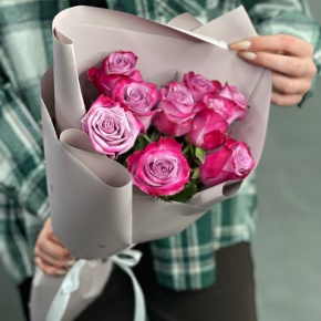 Букет "Сесилия" из 9 фиолетовых роз кения (40 см) в Краснозаводске