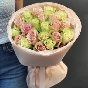Букет из 21 нежной розы (40 см) в Краснозаводске