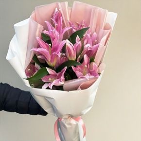 Монобукет из 9 ароматных розовых лилий в Краснозаводске