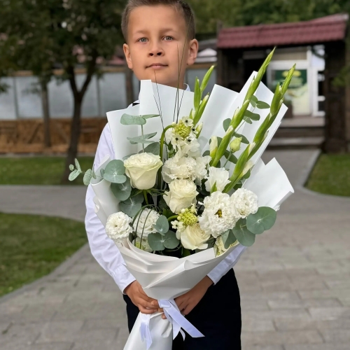 Букет на 1 сентября с гладиолусами, розами, эустомой и орнитогалумом в Краснозаводске
