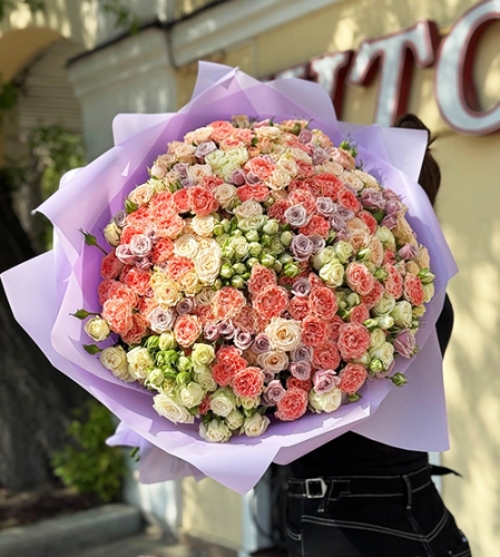 Букет из 101 кустовой розы микс в Краснозаводске
